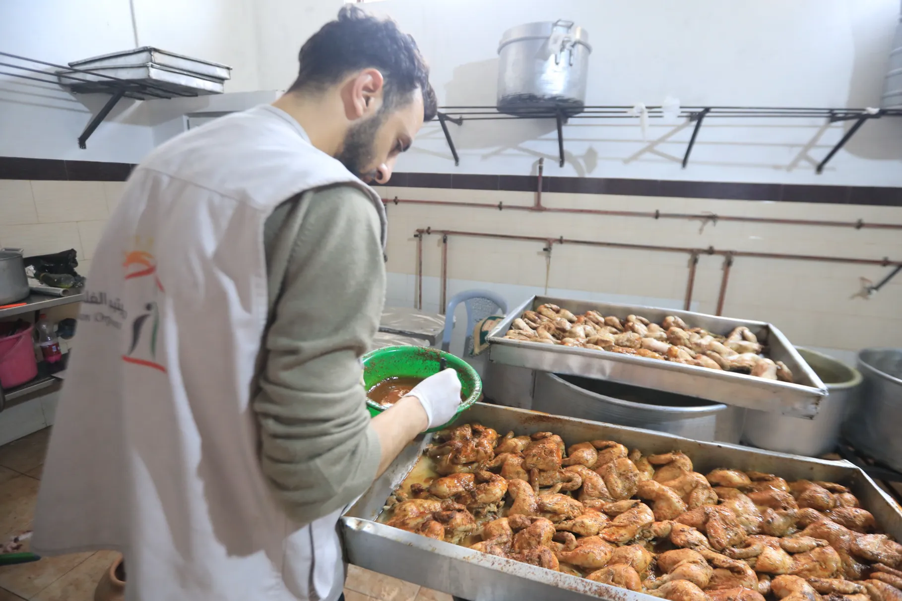 تقديم إفطار للعائلات في غزة رمضان- 2025